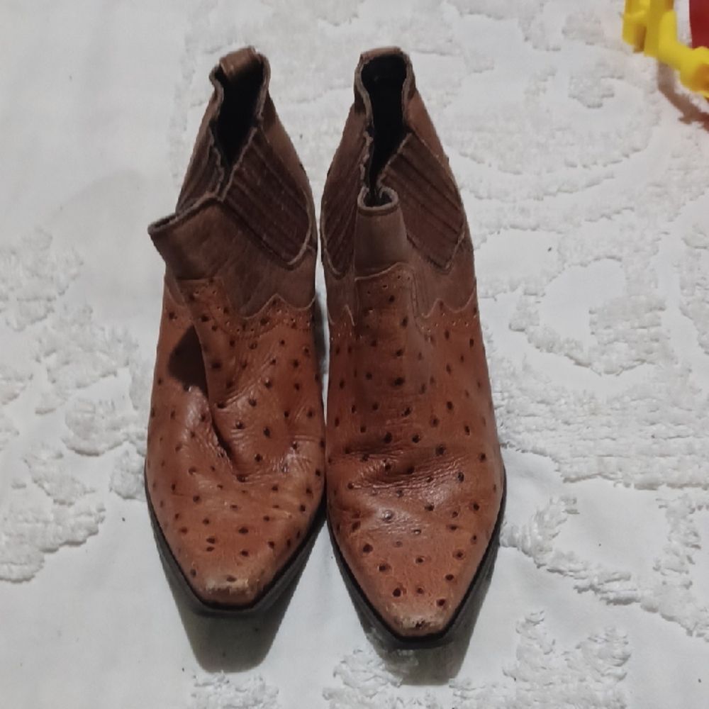 ​Twisted X Chestnut Full-Quill Ostrich Western High Heel Ankle Booties 9.5